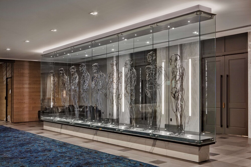 The Logan Philadelphia Curio Collection by Hilton 42/90
