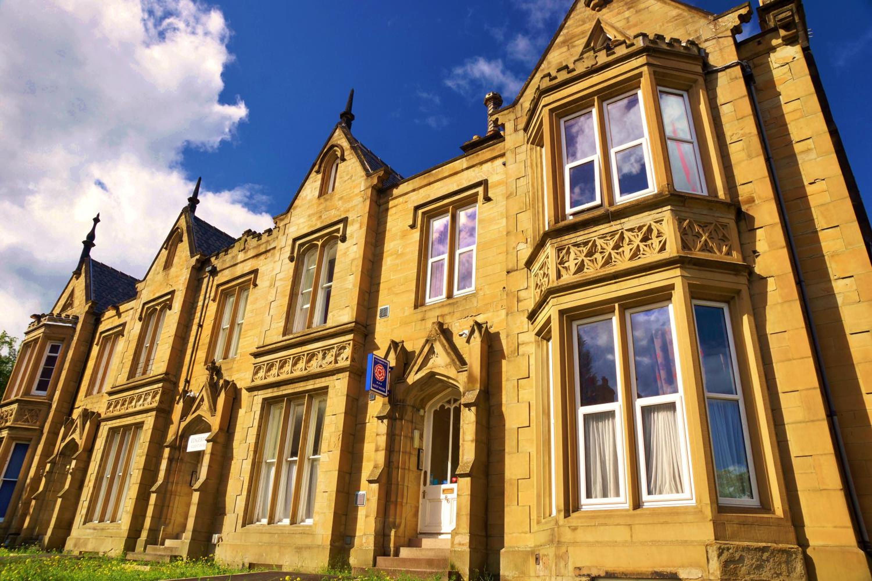 Edgerton Hotel 44/48