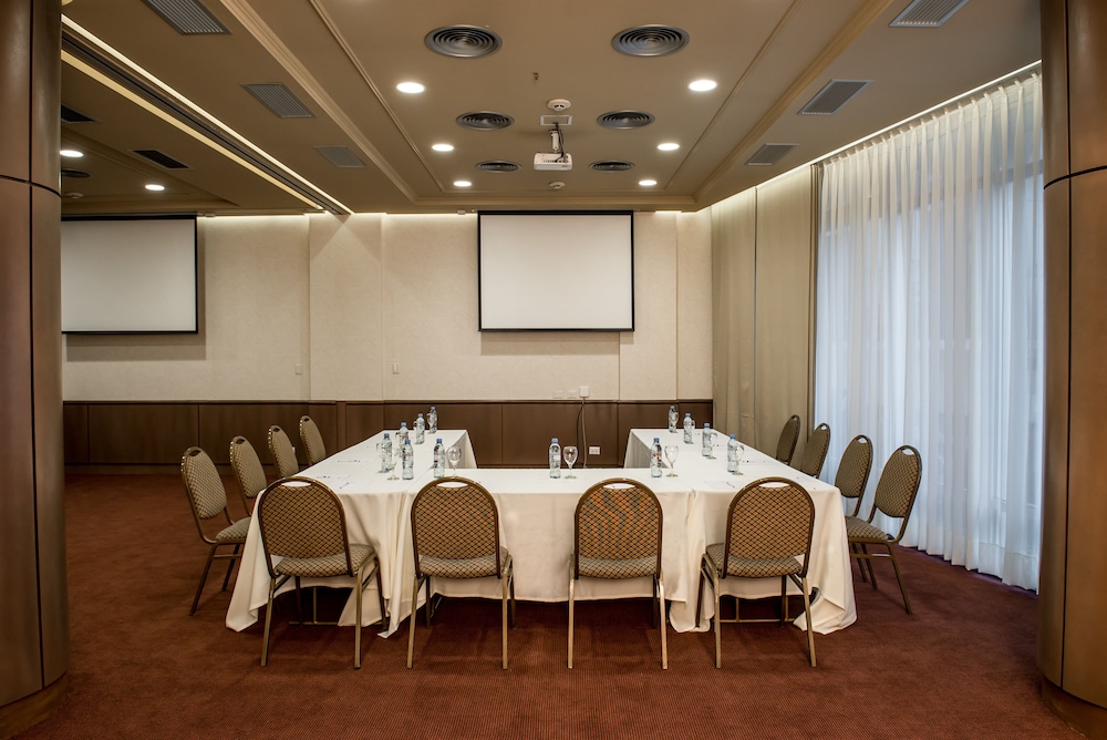 Howard Johnson Plaza by Wyndham Buenos Aires Florida Street 34/37