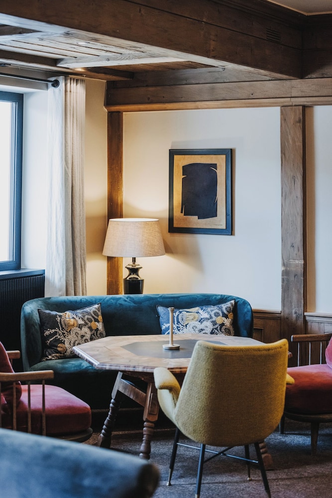 HOTEL BERGHOF 72/79