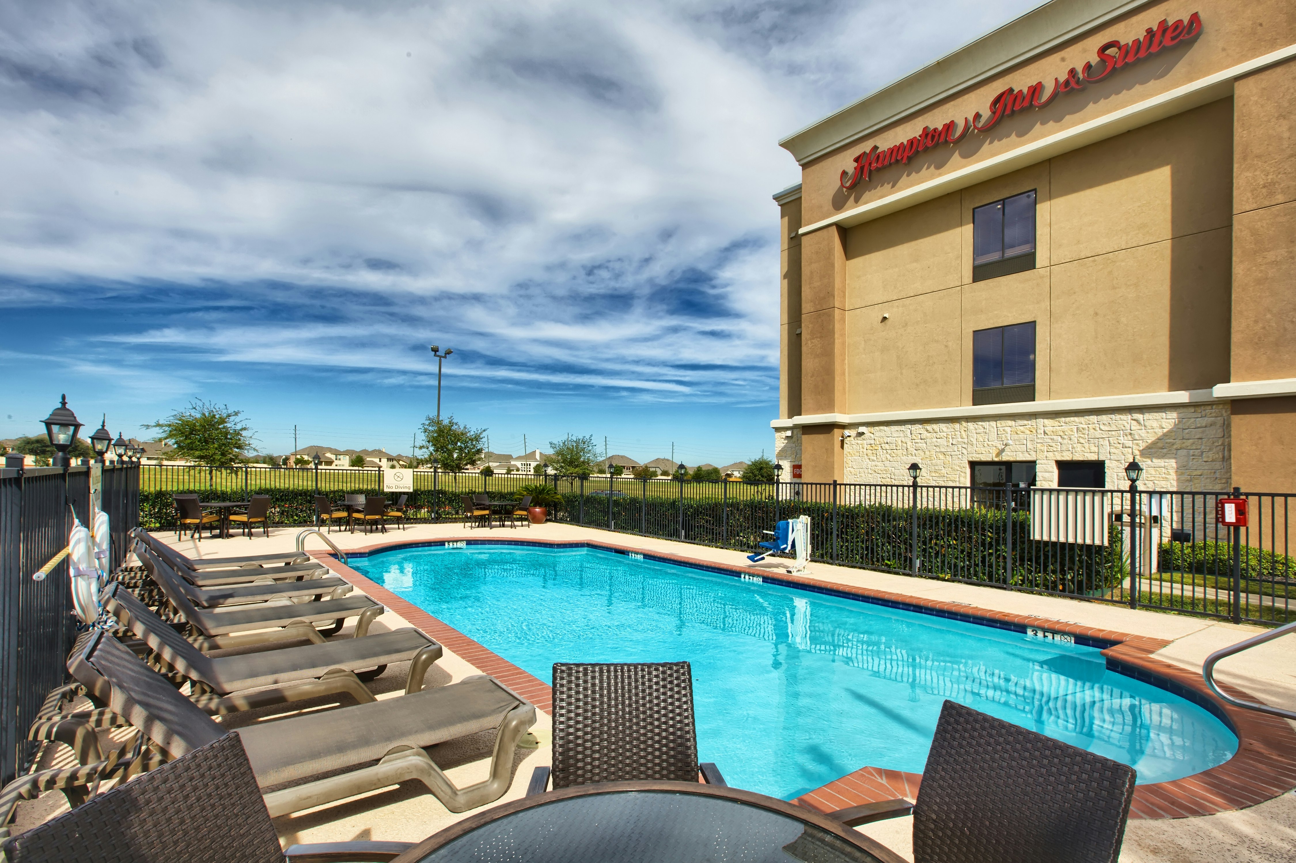 Hampton Inn and Suites Houston-Rosenberg 35/38