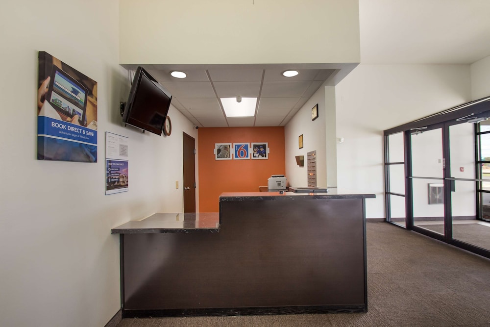 Lobby at Motel6 Rothschild, ROTHSCHILD - WI