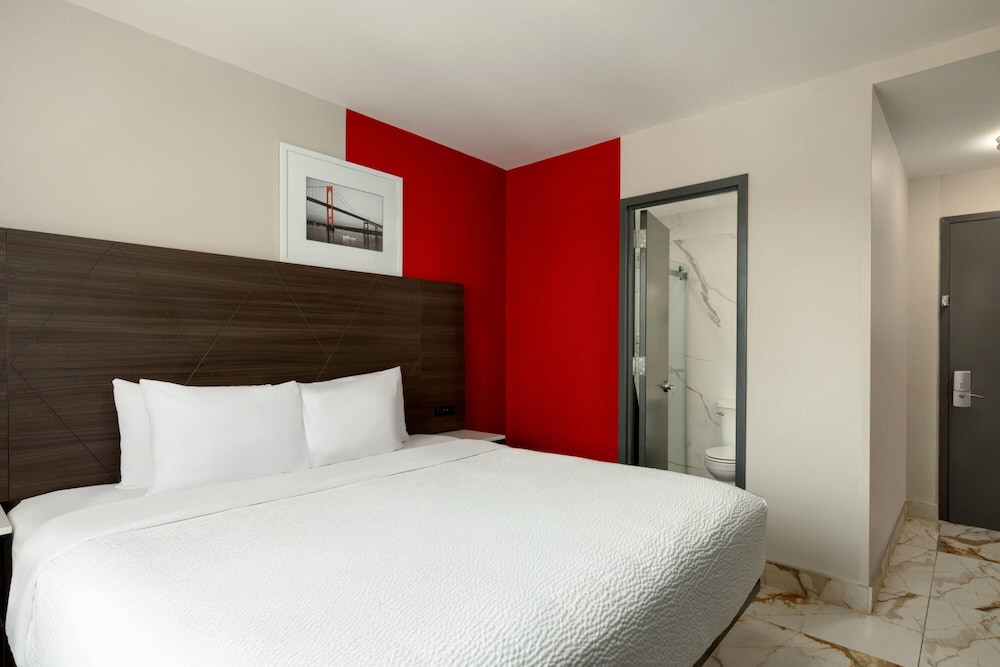 Ramada by Wyndham Brooklyn Empire Blvd 24/50