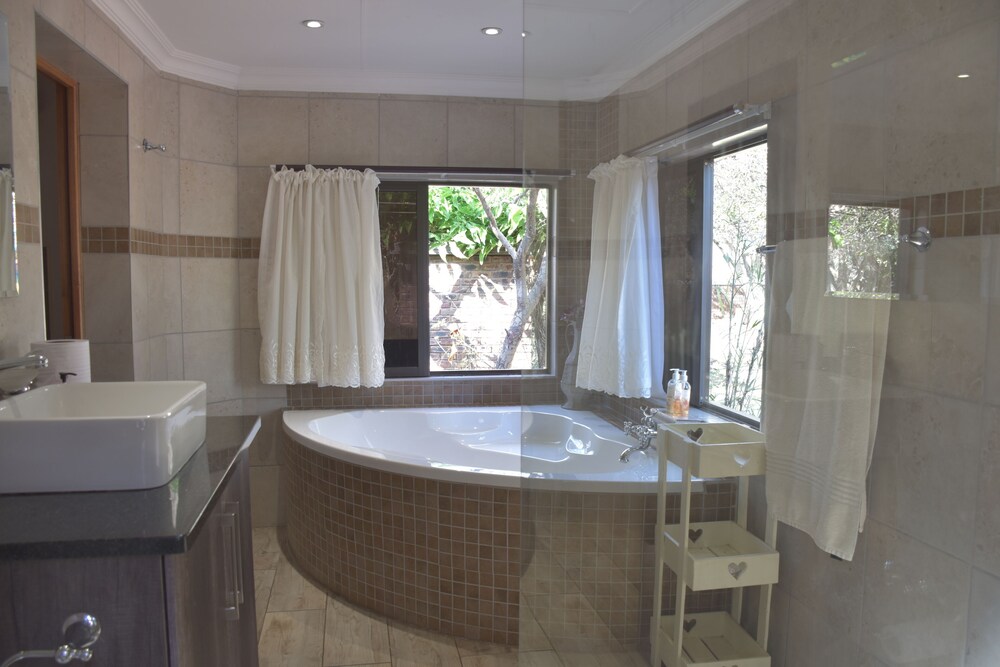 Doringpoort Safari Lodge(PTY)LTD 50/50