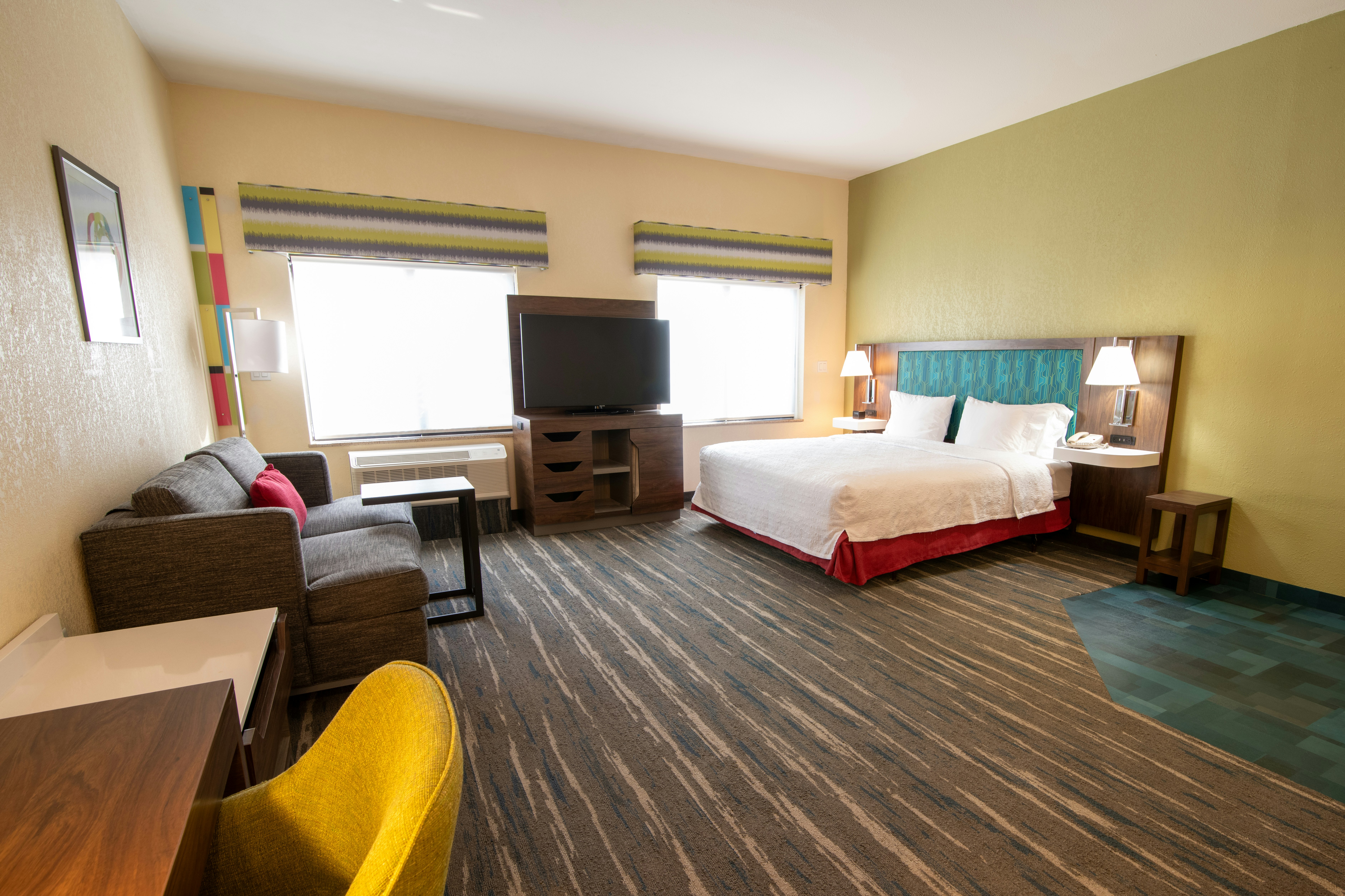 STUDIO, SUITE, KING BED