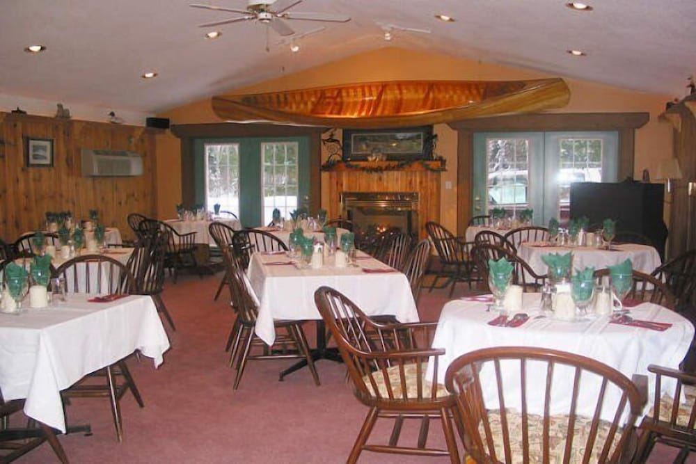 Algonquin Lakeside Inn 24/50