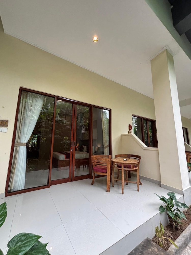 Adi Jaya Cottages 5/50