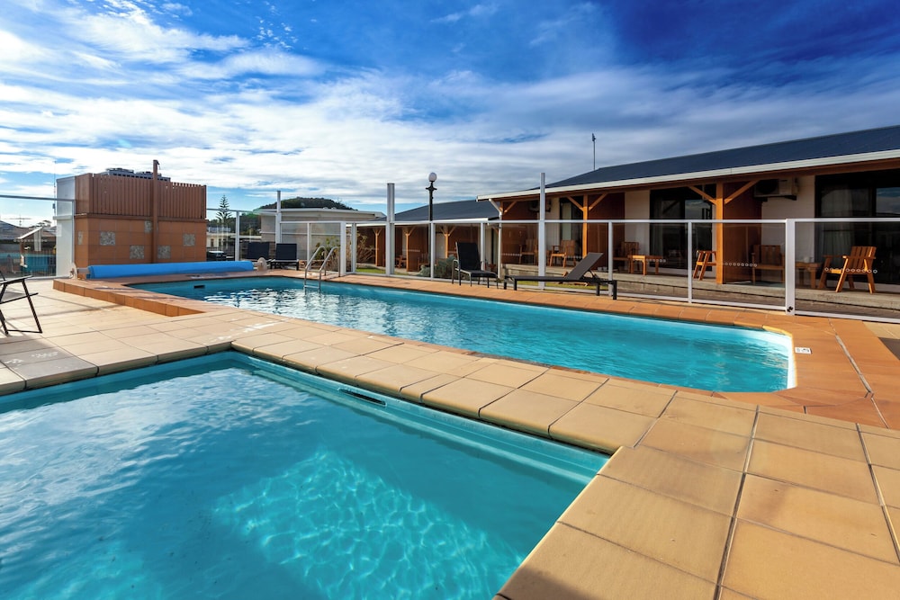 Beachfront Bicheno 4/50
