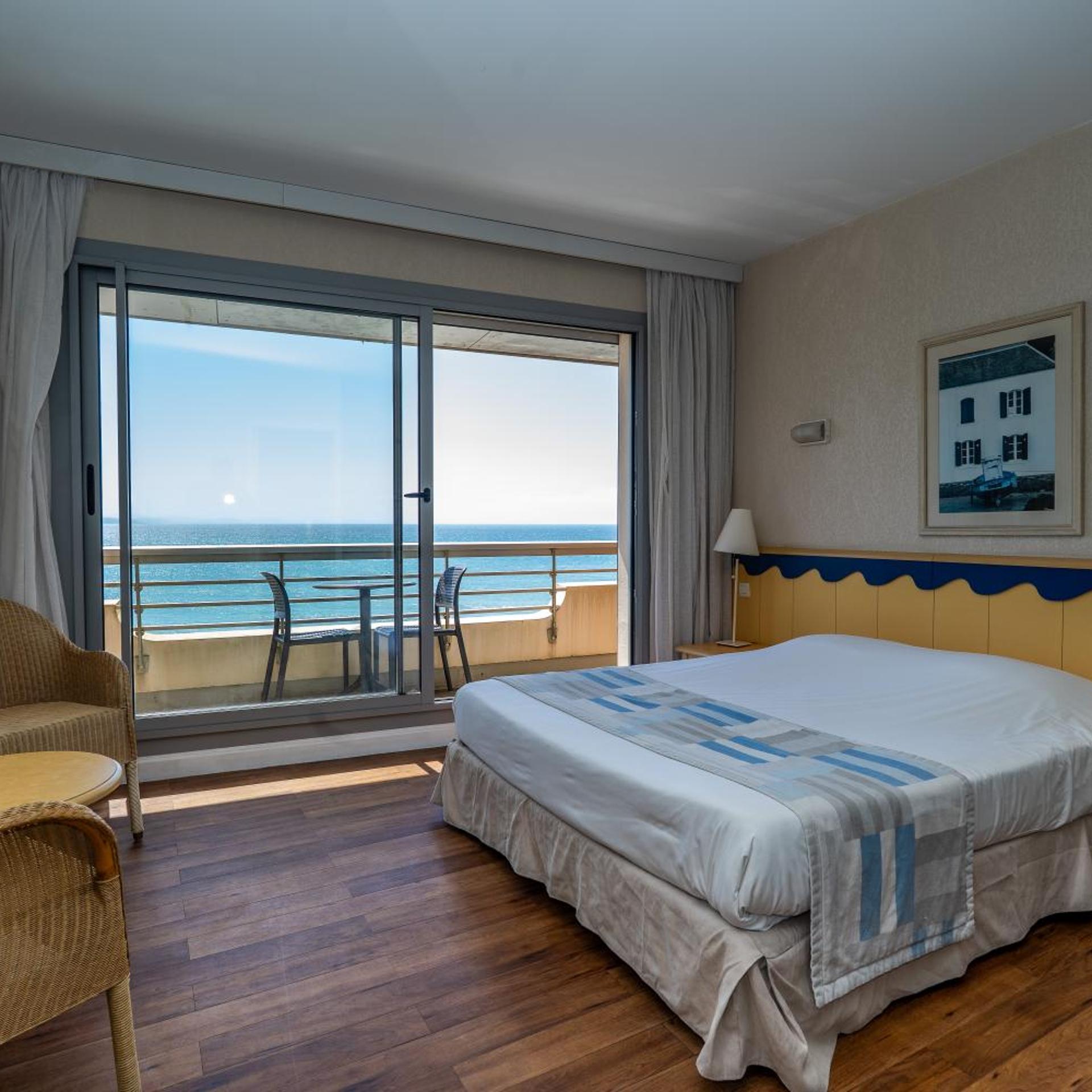Essential, Studio, Panoramic Ocean View