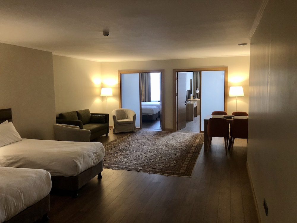 Hotel Fehmi Bey 32/75