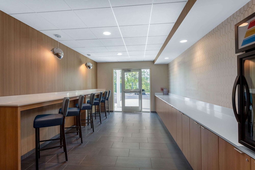 Microtel Inn & Suites by Wyndham Amsterdam 43/61