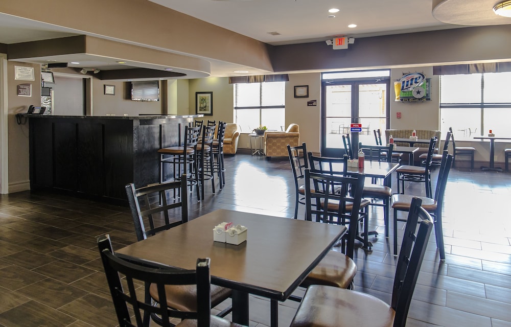 Red River Inn And Suites 36/44