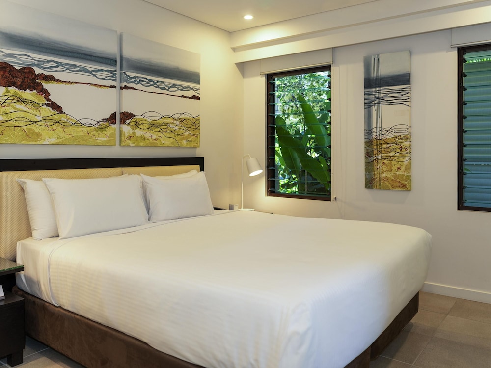 2 BEDROOMS, PENTHOUSE, APARTMENT, GARDEN VIEW