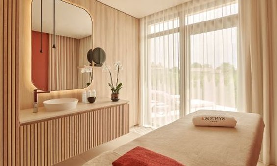 Grand Barrail Chateau Resort & Spa 30/30