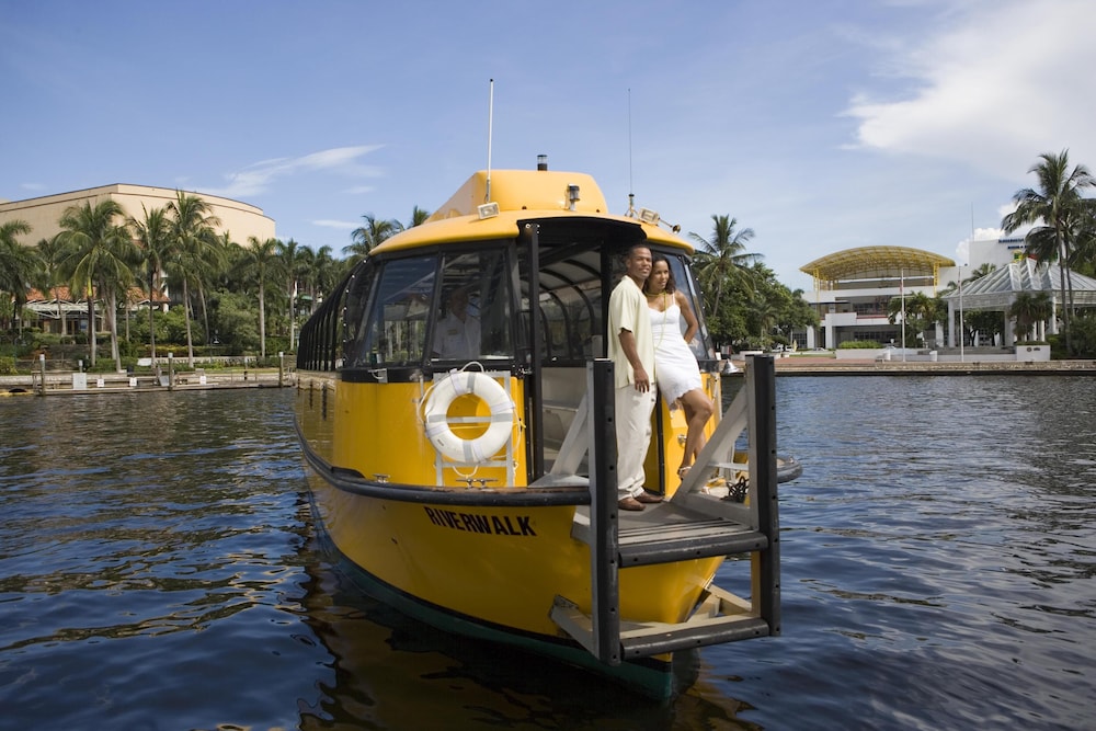 Hyatt Place Fort Lauderdale Cruise Port 40/47