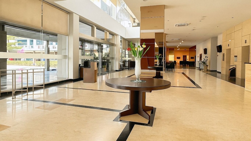 Aston Imperial Bekasi Hotel & Conference Center 34/53