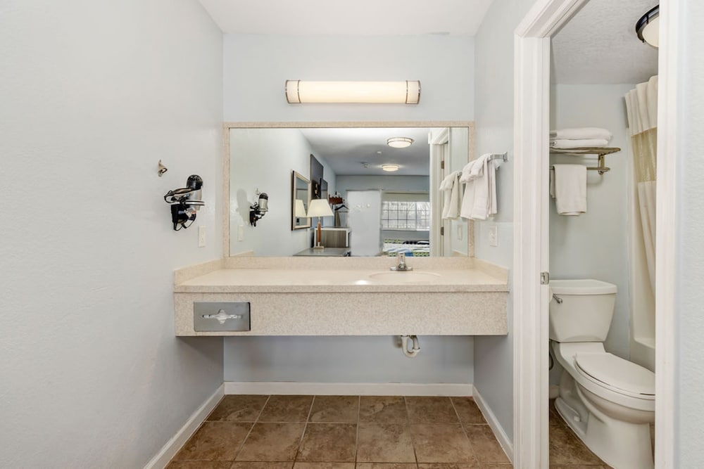 Grove City Travel Inn Columbus South 44/44