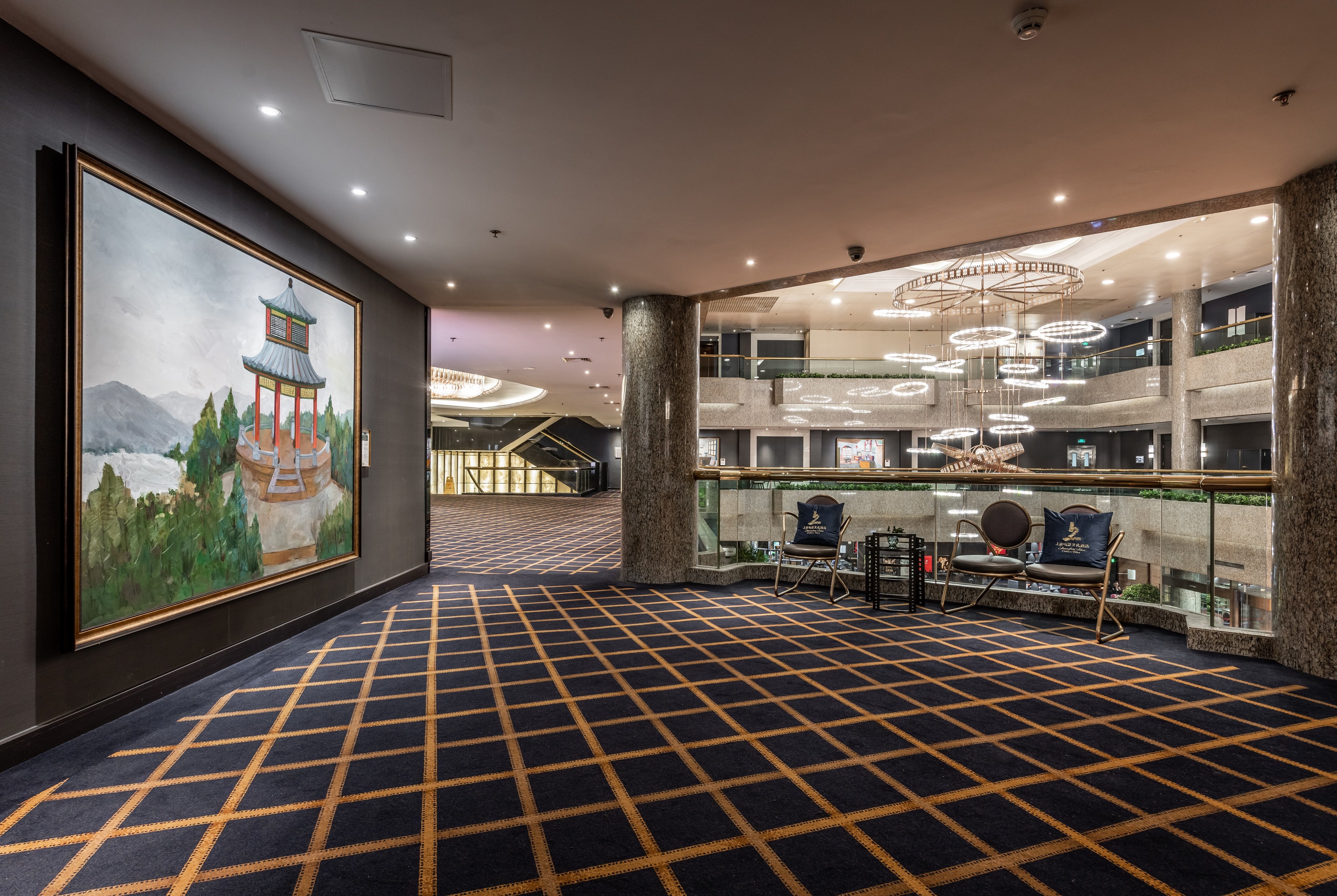 Crowne Plaza Shanghai 80/83