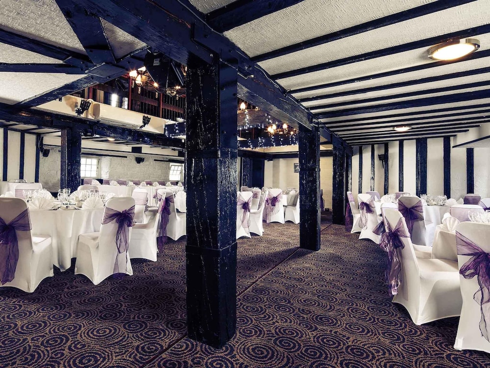 Mercure Perth Hotel 45/46