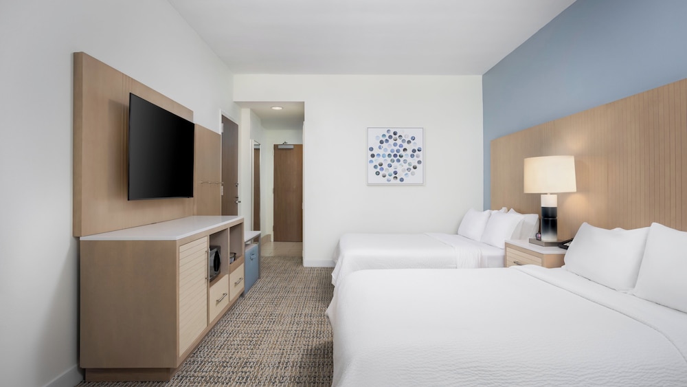 Standard, 2 Queen Beds, Accessible