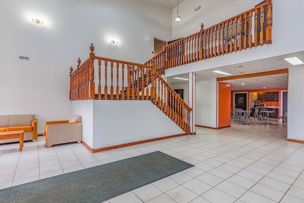 Red Lion Inn & Suites Pontoon Beach 13/55