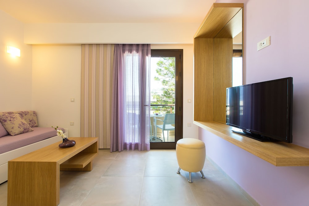 Eltina Hotel 15/50