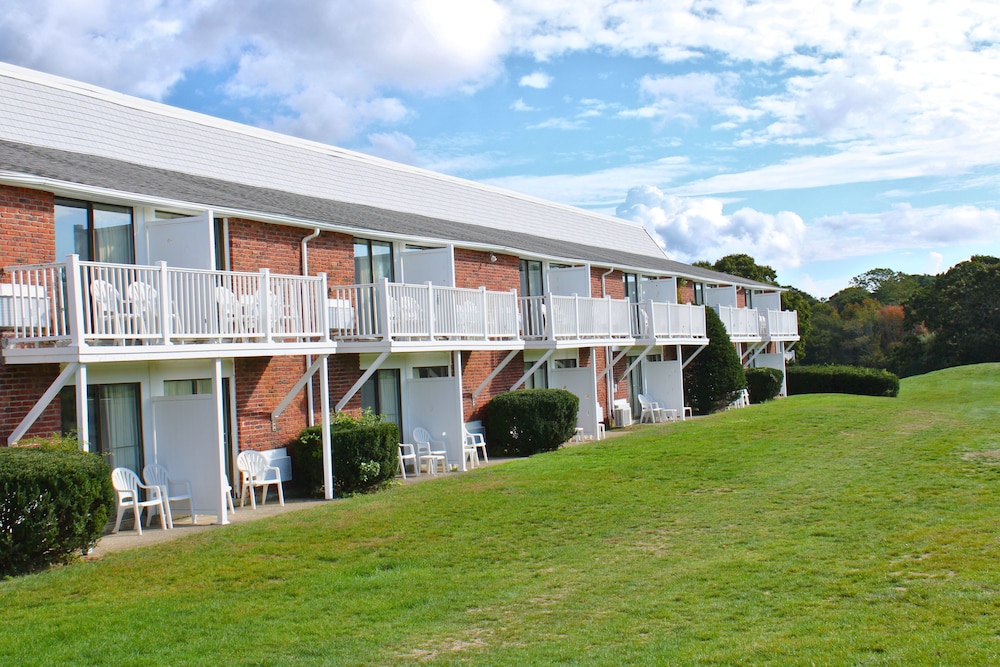Resort Conference Center At Hyannis 60/63