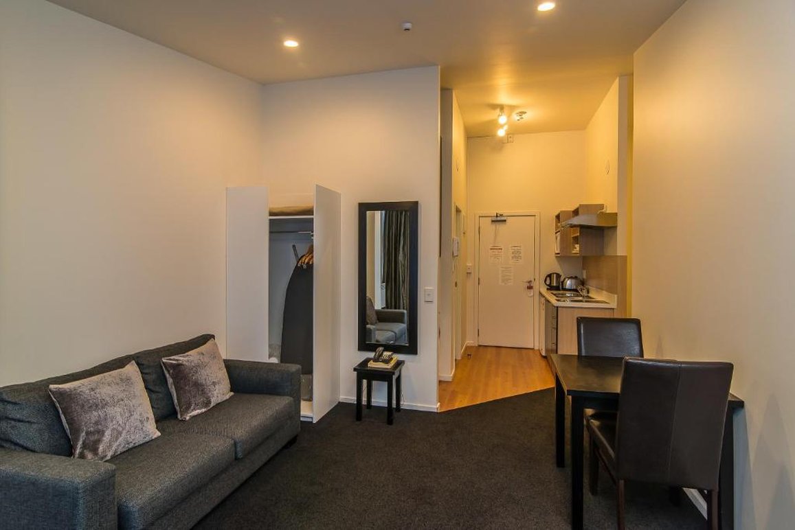 Gilmer Serviced Apartments 40/55