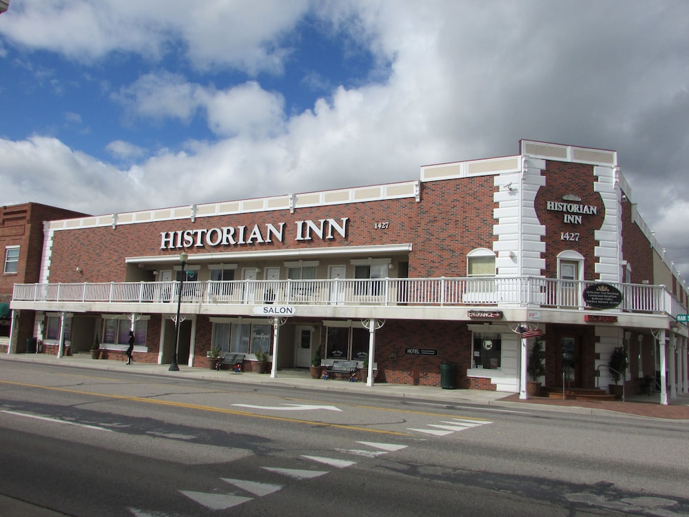 Historian Inn 5/35