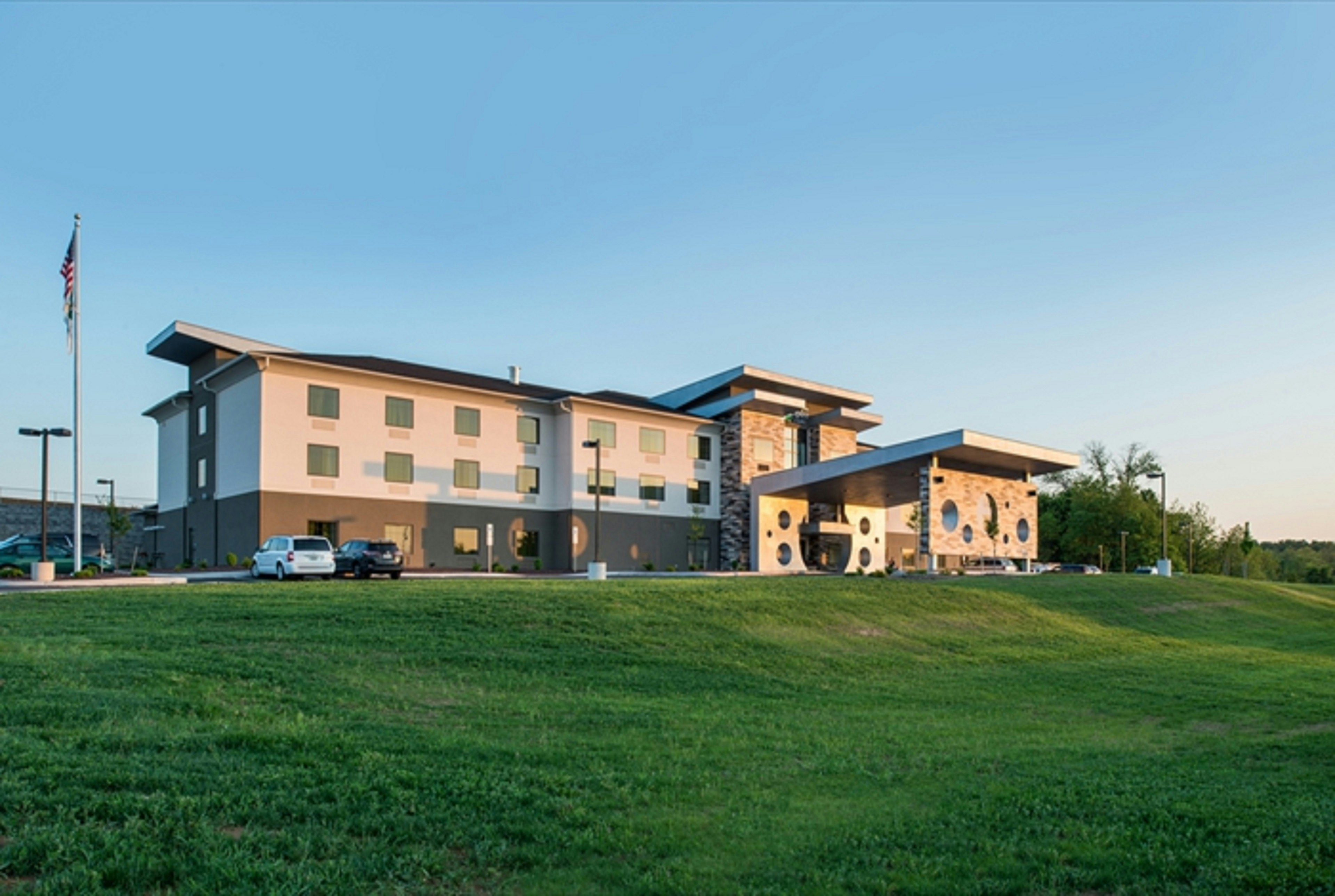 Holiday Inn Express Suites Shippensburg 4/65