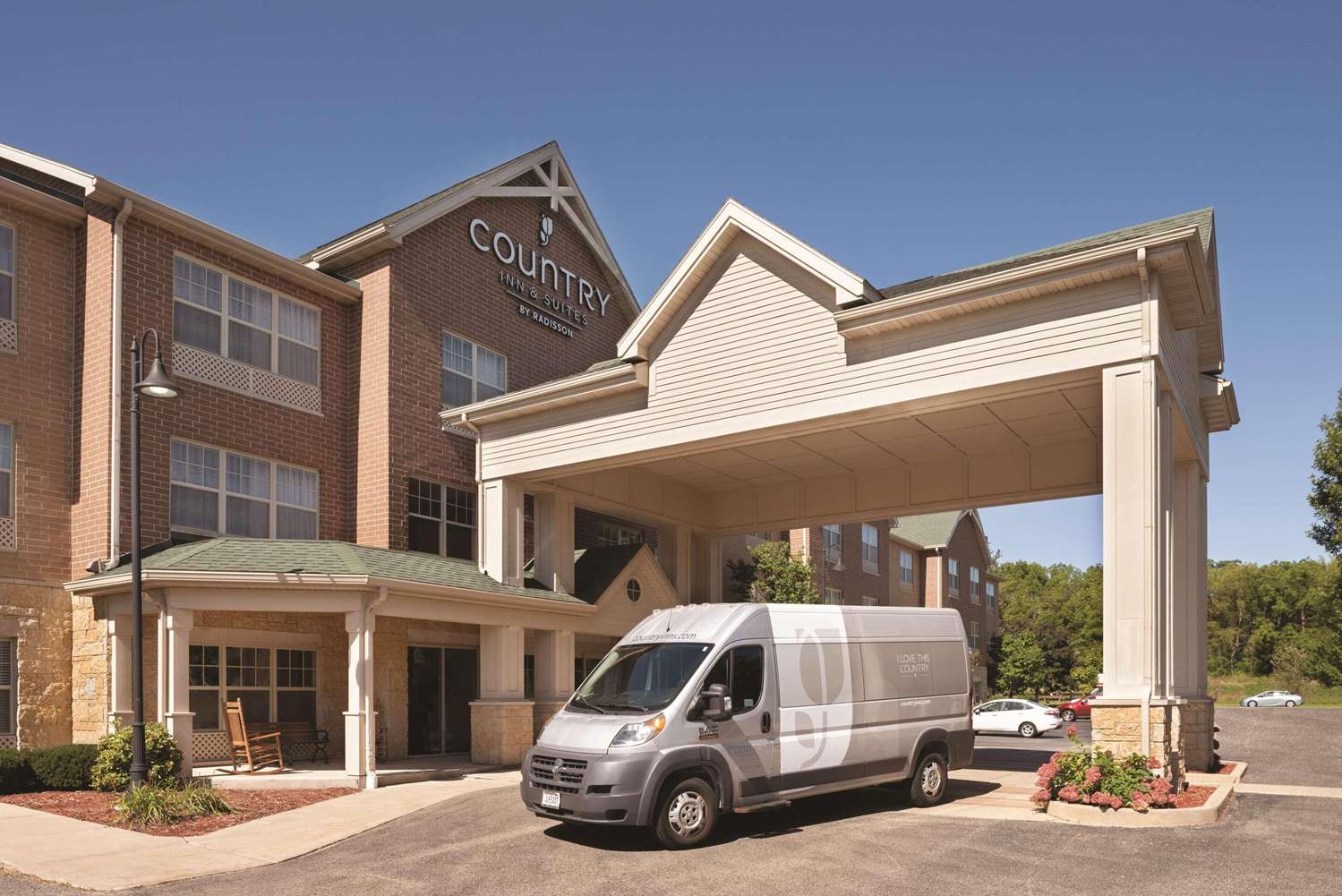 Country Inn & Suites by Radisson, Madison Southwest, WI 21/22