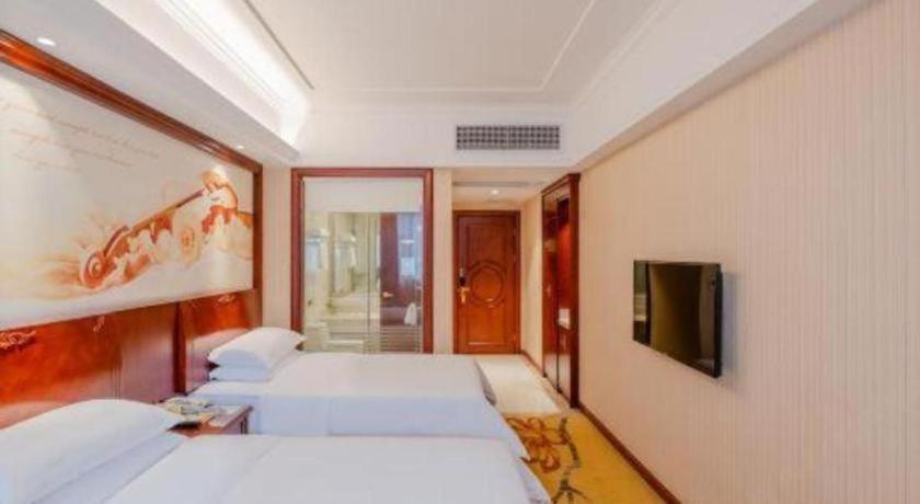 Vienna Hotel (Zhongshan Guzhen Lighting Expo Center) 19/60