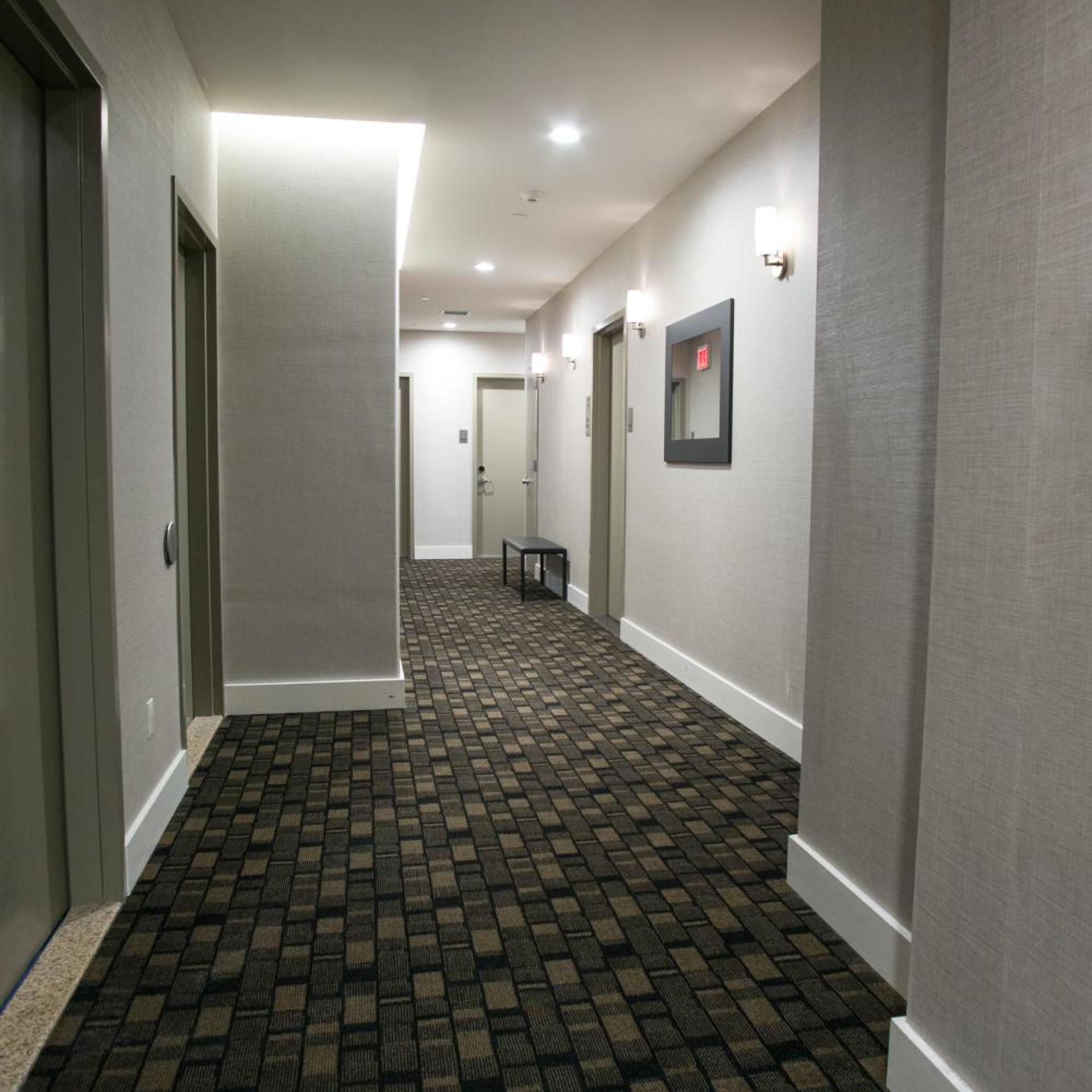 Leon Hotel 10/37