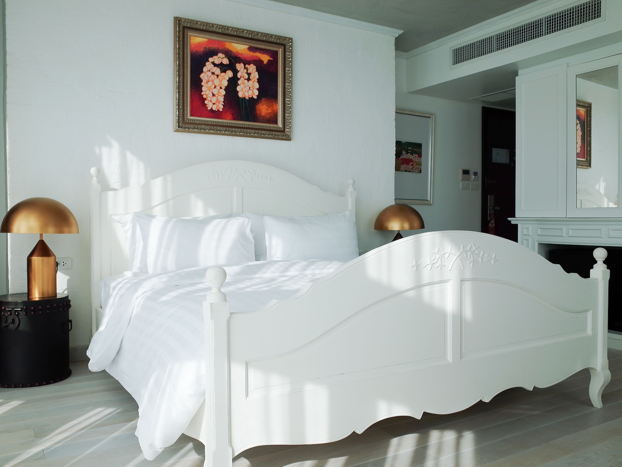 Charoon, Signature, Artist, Double Bed