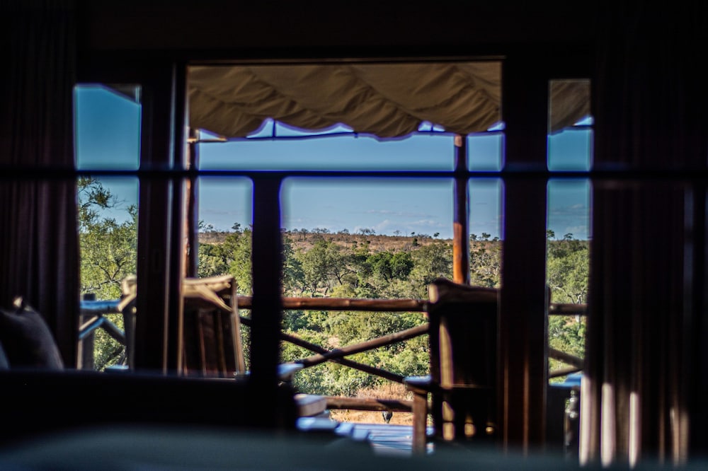 Lukimbi Safari Lodge 14/49