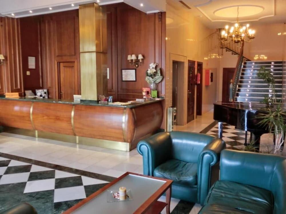 Hotel Lozano 5/24