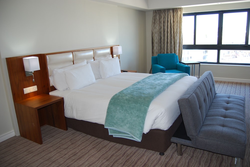 Blaauwberg Beach Hotel 27/100
