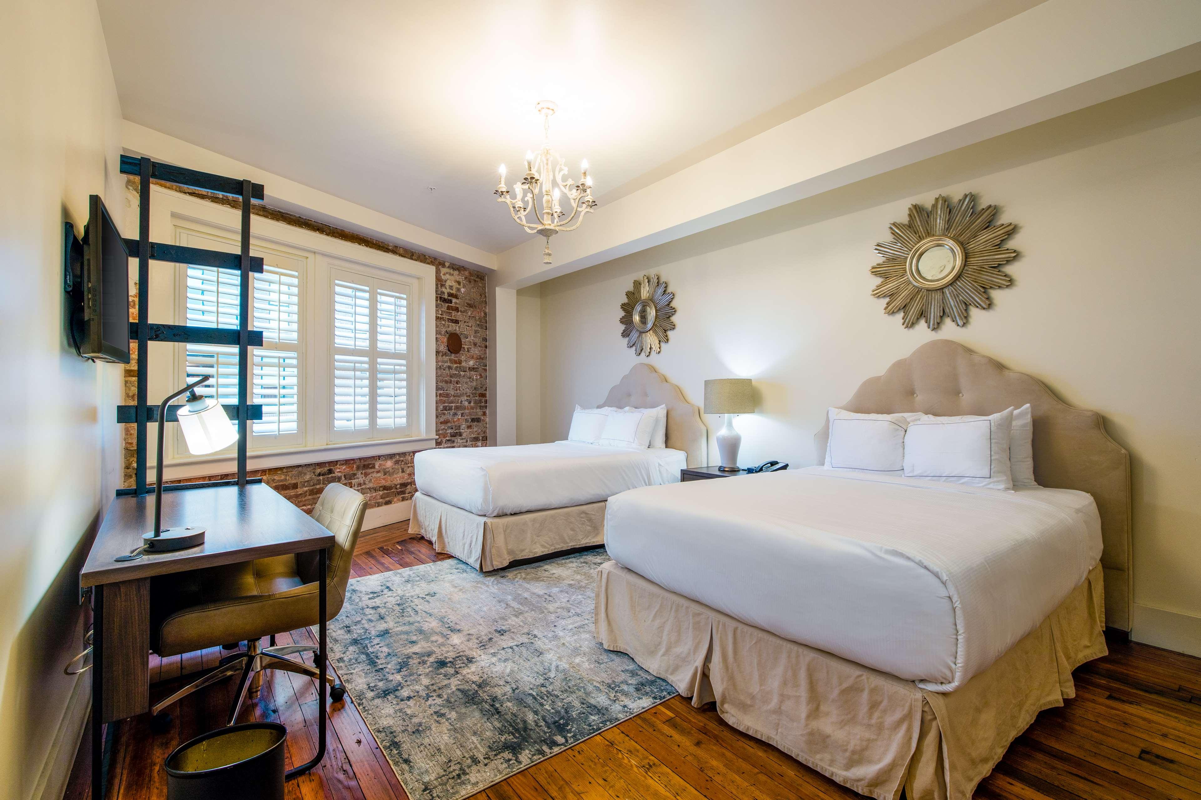 2 BEDROOMS, OWNERS, SUITE