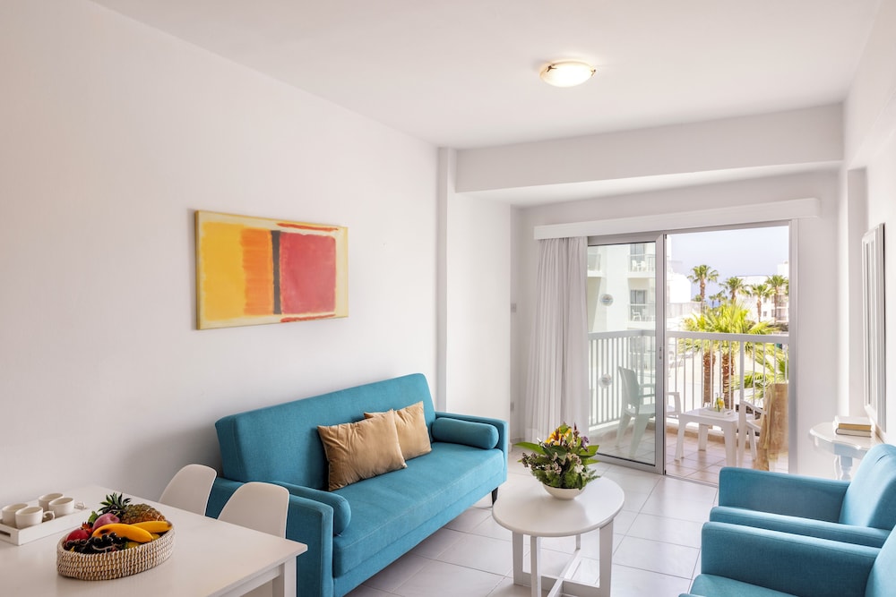 Papantonia Hotel 35/60