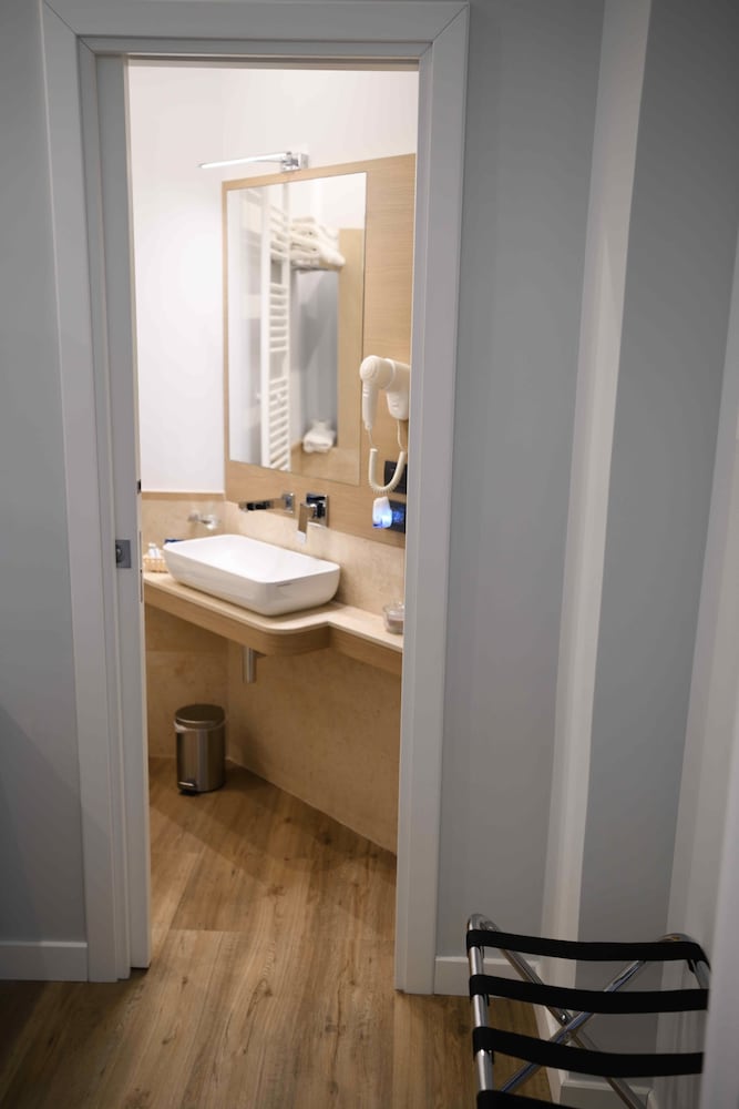 50 SUITE B&B 37/39