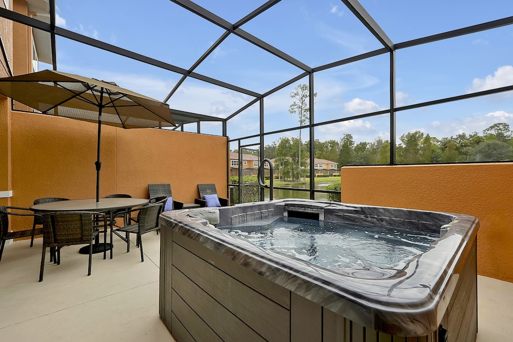 Regal Oaks Resort Vacation Townhomes by IDILIQ 66/89