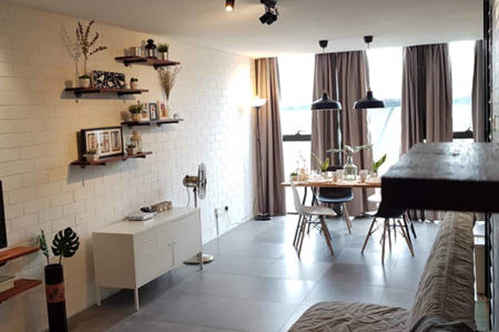 Duplex Loft Empire Damansara 33/42