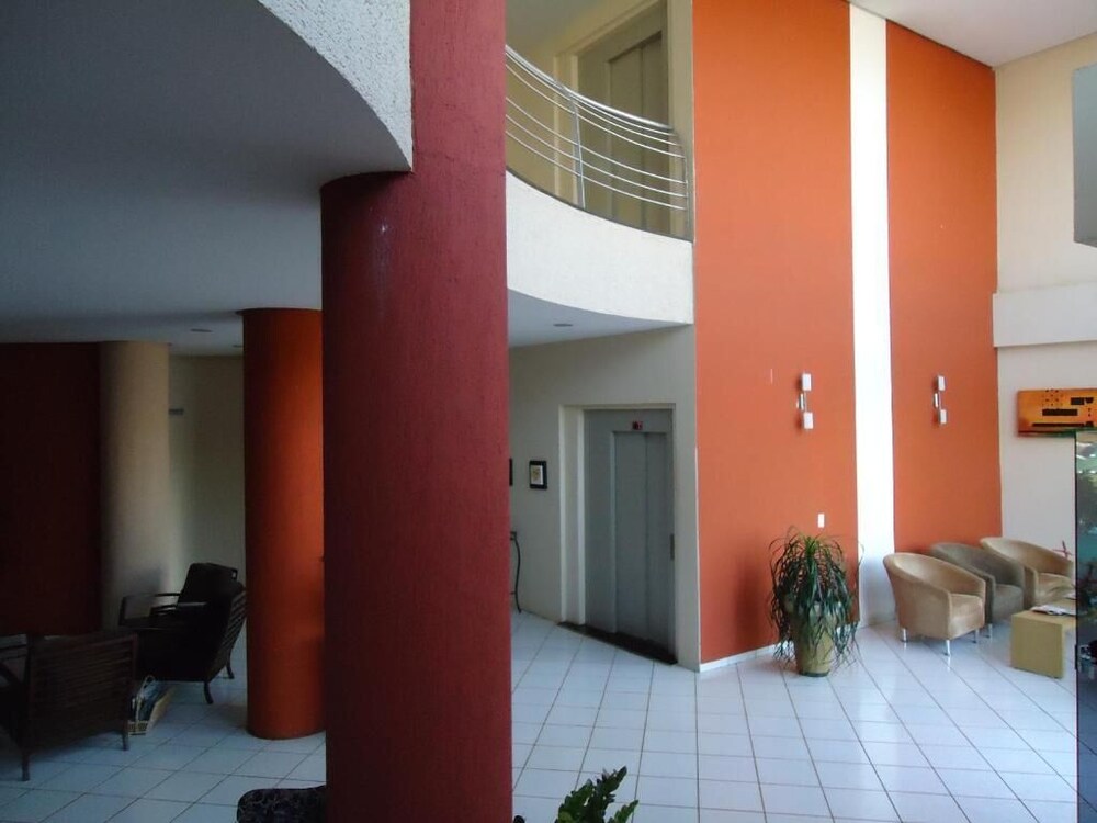 Colorado Plaza Hotel 2/45