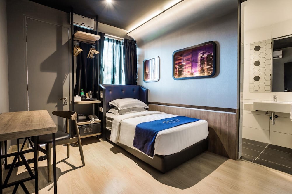 Manhattan Business Hotel TTDI 24/42