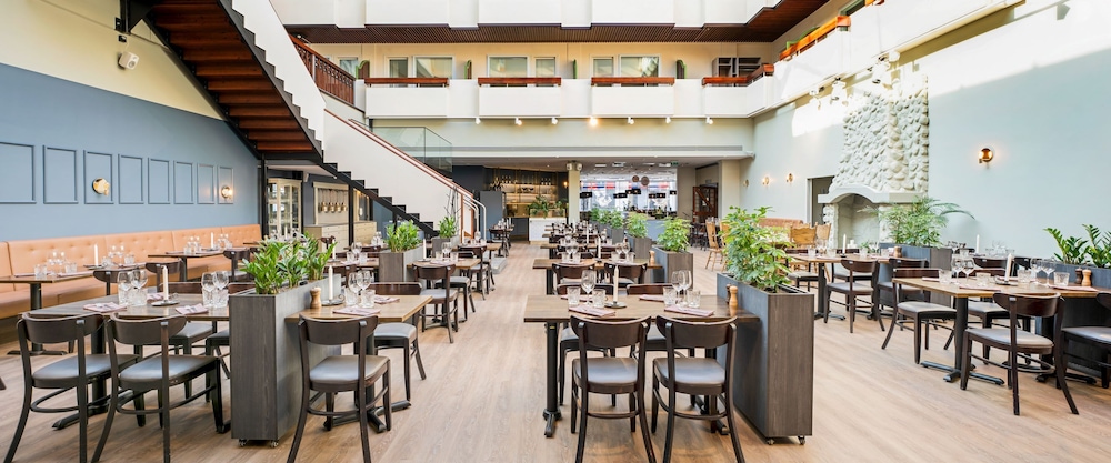 restaurant cafeteria