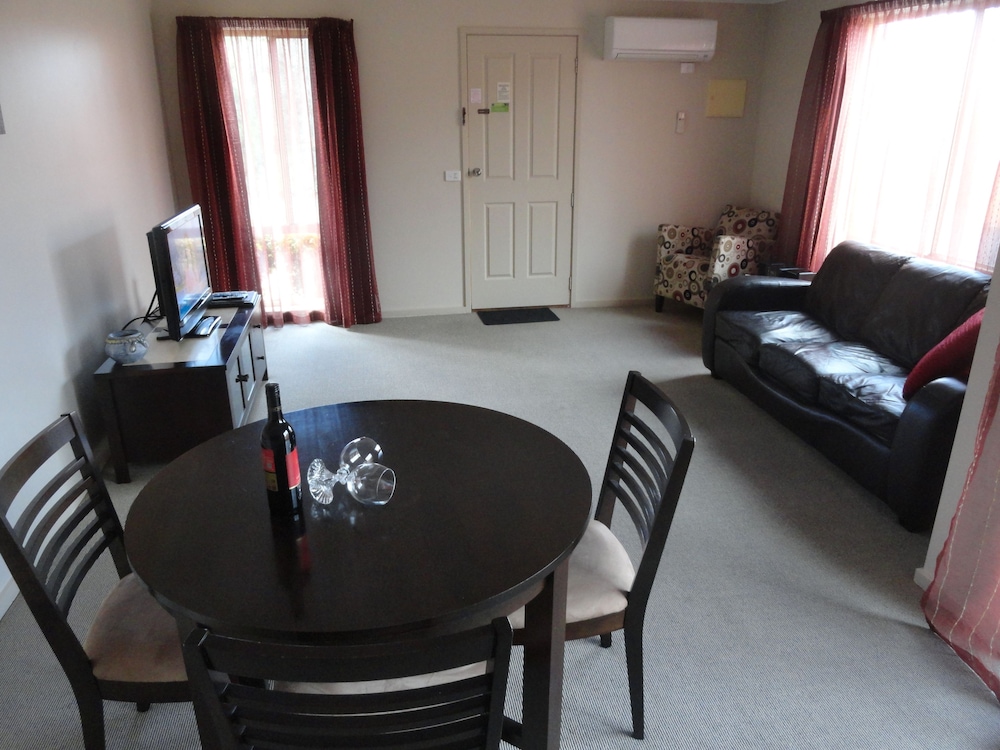 Victoria Lodge Motor Inn And Apartments 36/51