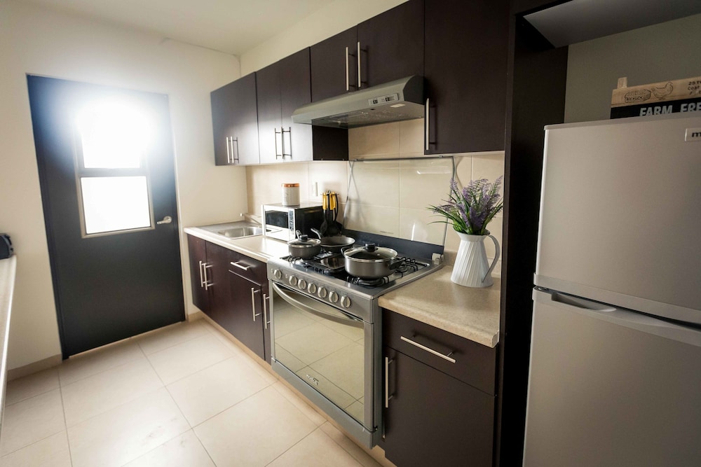 REDWODD VILLAS 5/44