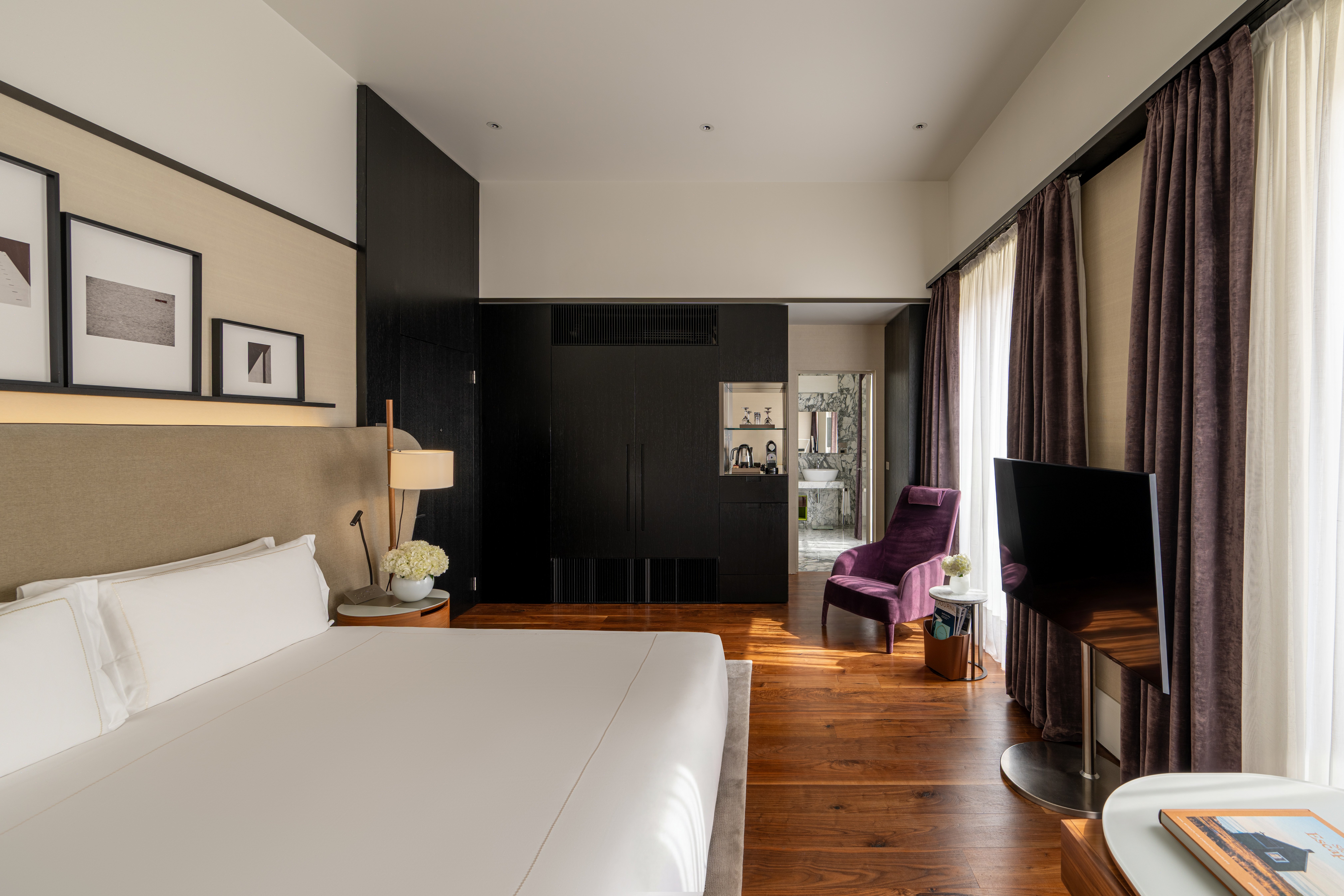 MANDARIN, KING BED