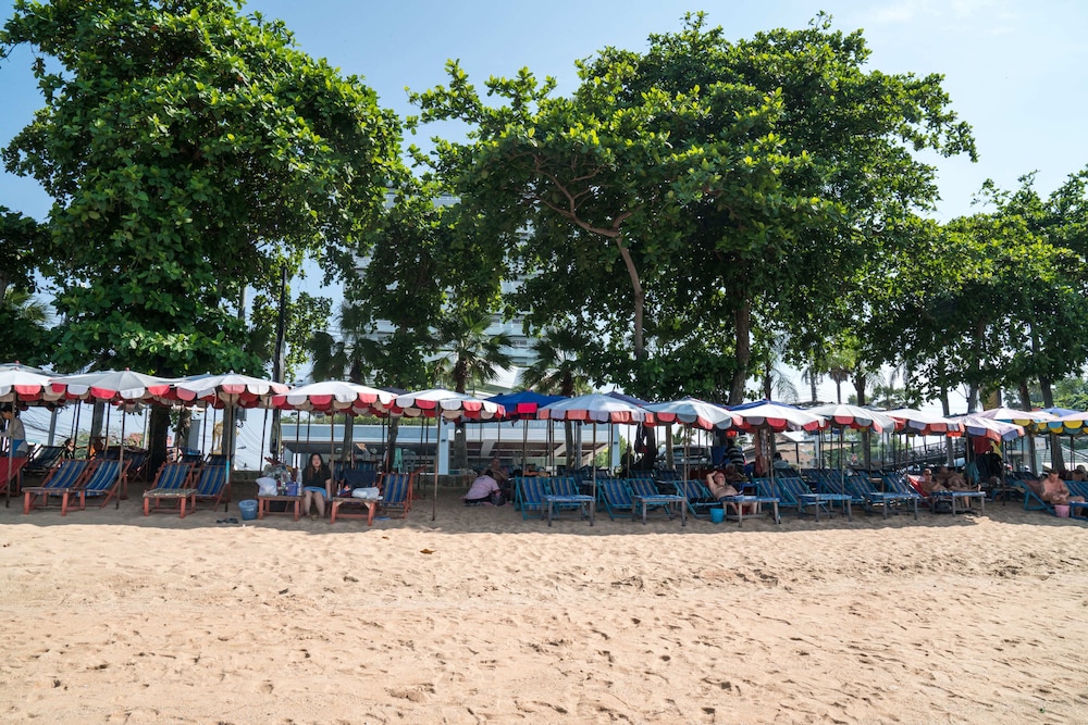 Grand Jomtien Palace Hotel 35/42