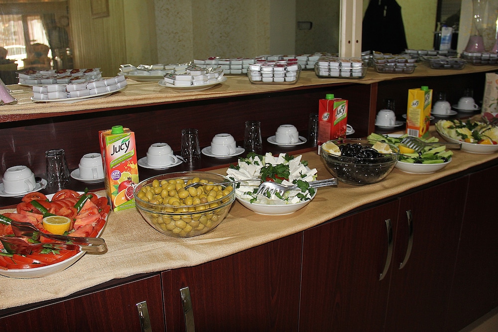 restaurant cafeteria